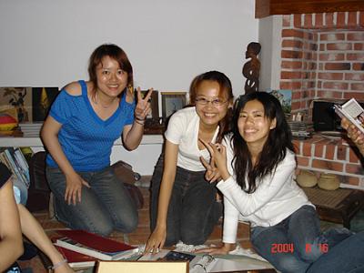 2004 (30).jpg - Jun-16--2004-迎新送舊之九(老師家)
